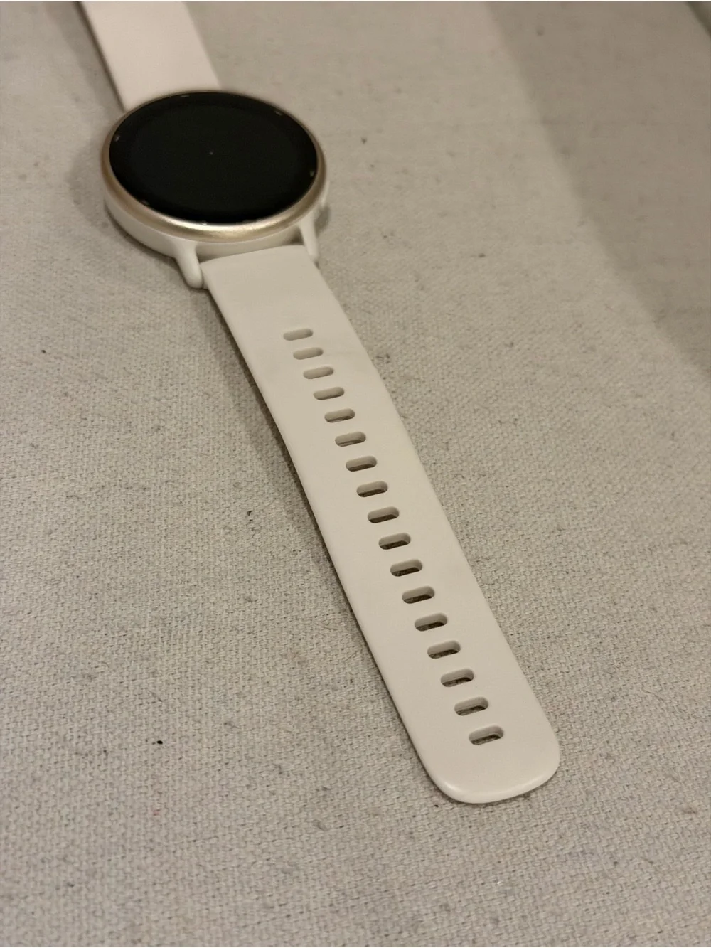 Garmin Vivoactive5 in ivory